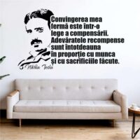 Sticker perete siluetă - Nikola Tesla - Convingerea mea fermă este într-o lege a compensării.