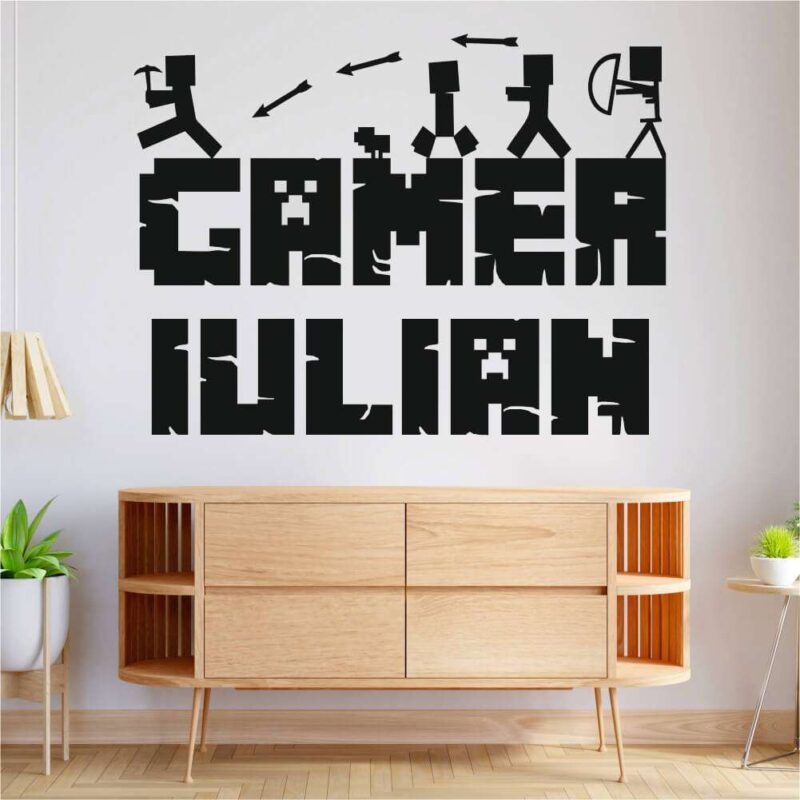 Sticker perete siluetă - Minecrafter gamer - Nume copil