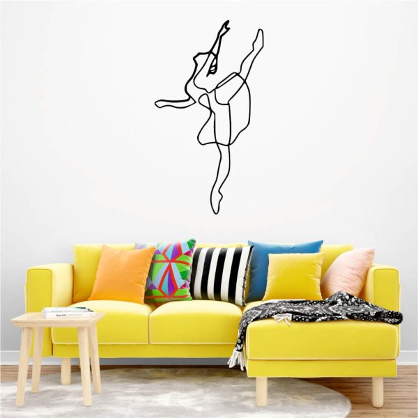 Sticker perete siluetă – Balerină în mișcare