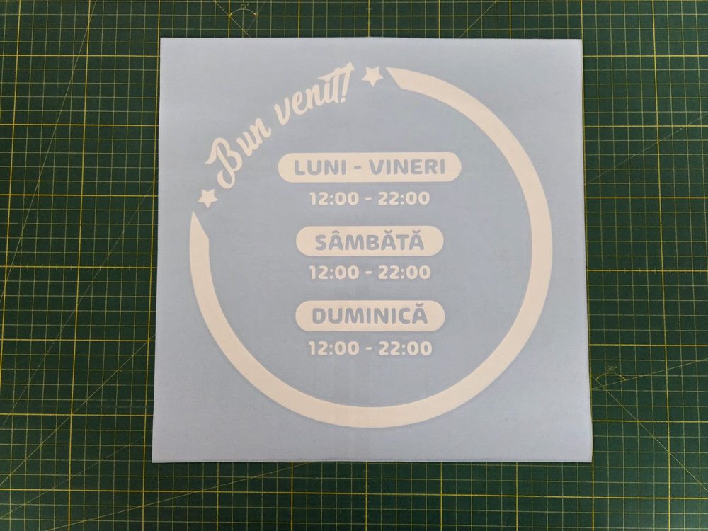 Descopera cel mai bun sticker orar pentru afacerea ta Personalizeaza programul de lucru pe sticla din vinil premium alb sau auriu Alege calitate si vizibilitate maxima